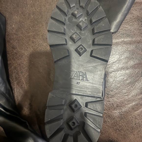 Zara Sleek Black Over-the-Knee Boots - Picture 7 of 7